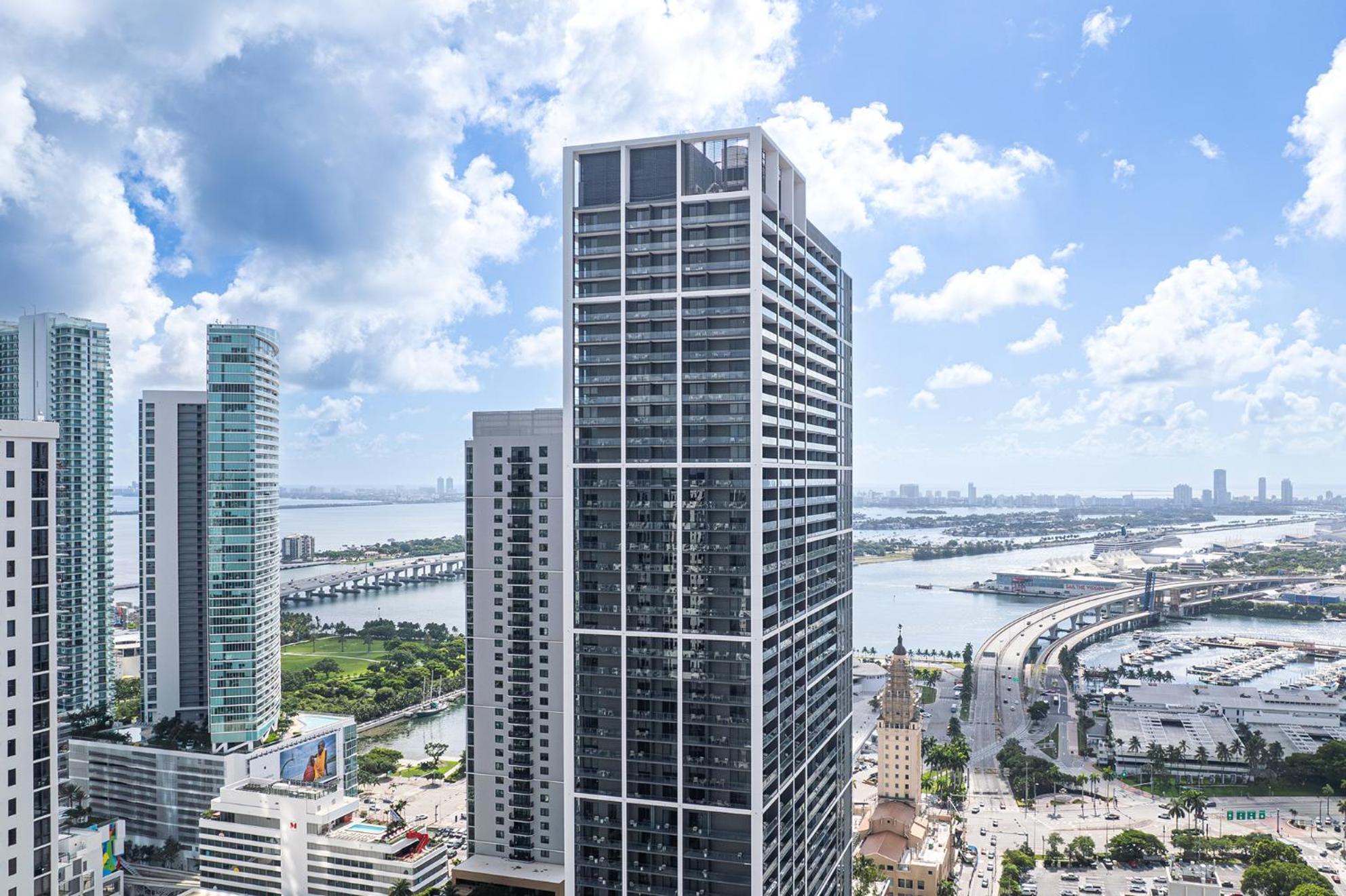 Chic 1 Bedroom Steps From Kaseya Center -daily Fee And Parking Not Included * Miami
