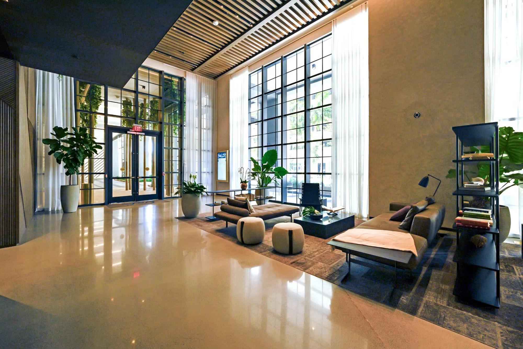 Apartment Chic 1 Bedroom Steps From Kaseya Center -daily Fee And Parking Not Included