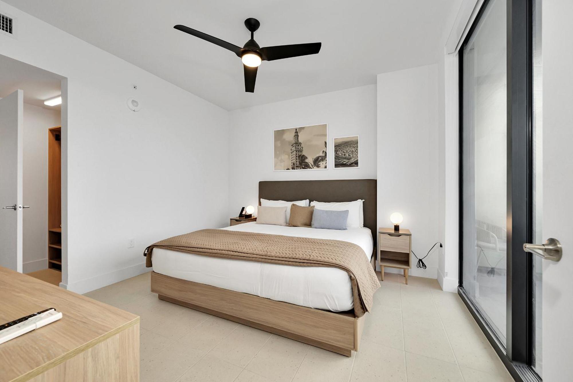 Chic 1 Bedroom Steps From Kaseya Center -daily Fee And Parking Not Included *