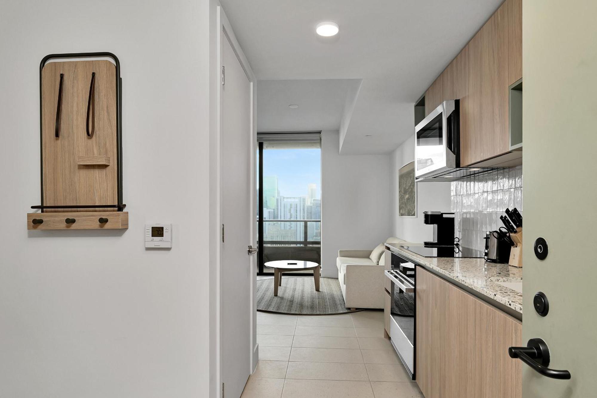 Chic 1 Bedroom Steps From Kaseya Center -daily Fee And Parking Not Included Apartment Miami